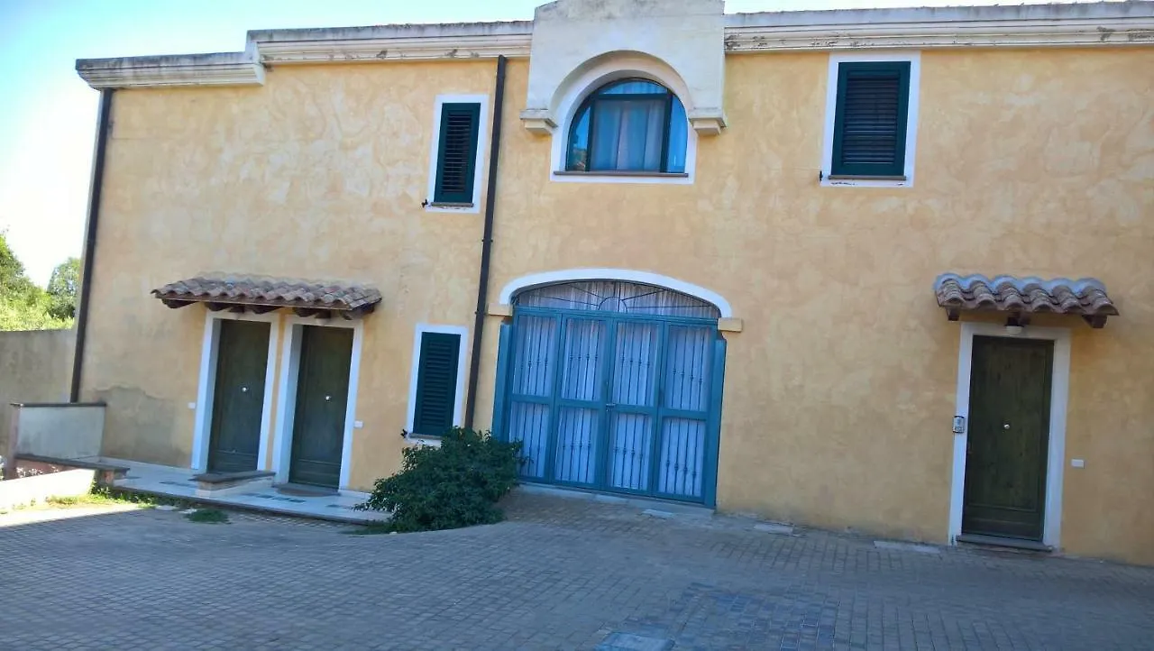 Villa La Casa Nel Borgo Chia Ferienhaus